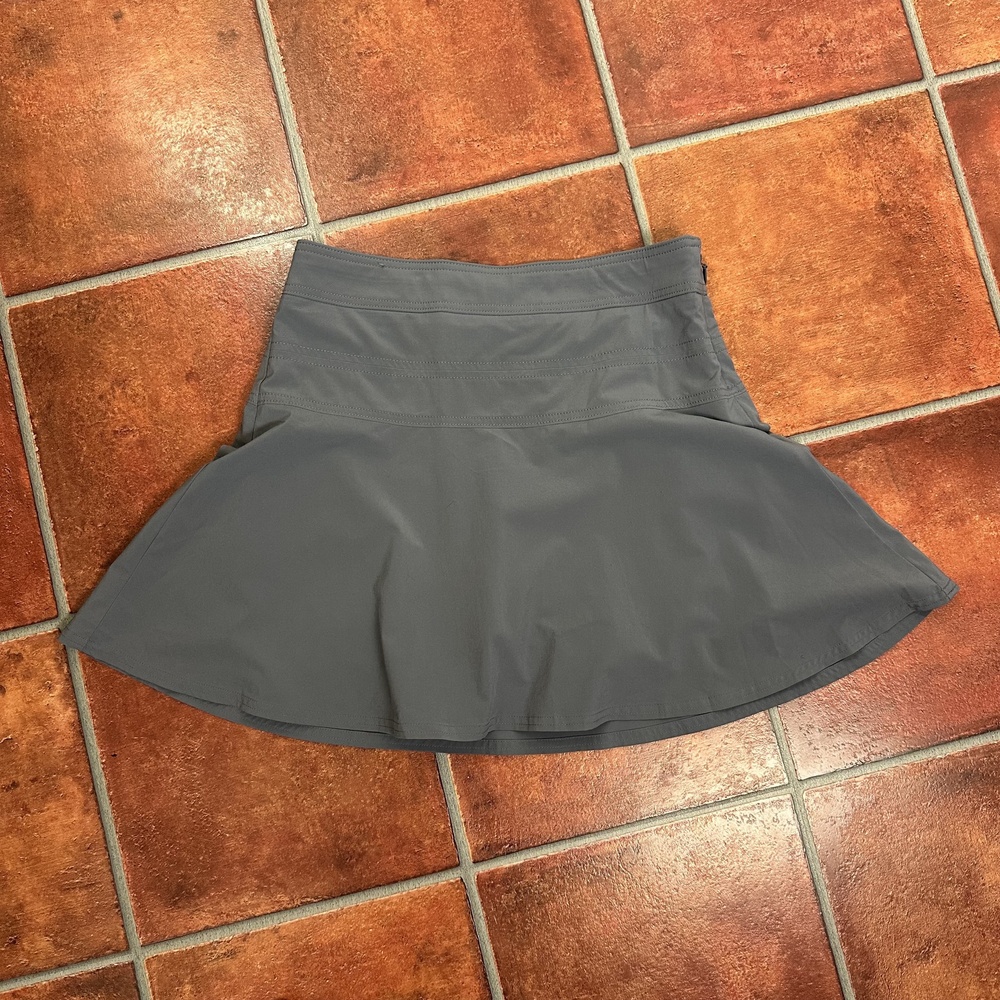 Athleta Gray Stretchy High Waisted Flared Skirt Size 4